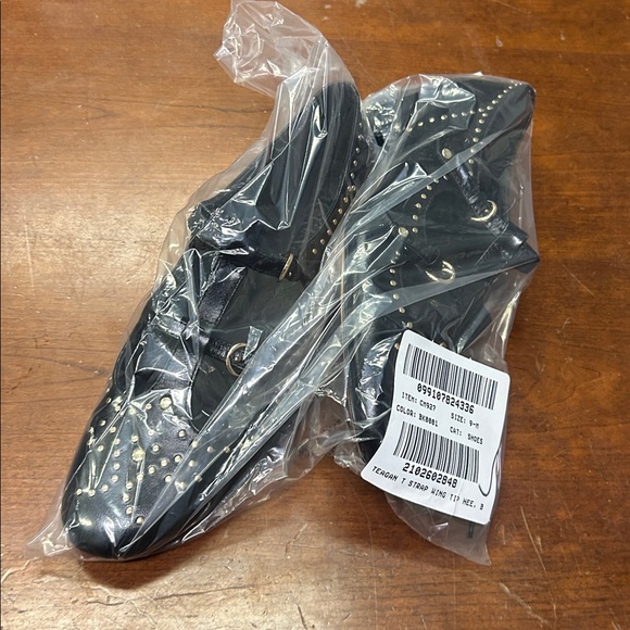 J Crew Teagan T-strap wing tip heels in patent leather CM927 - Picture 2 of 4